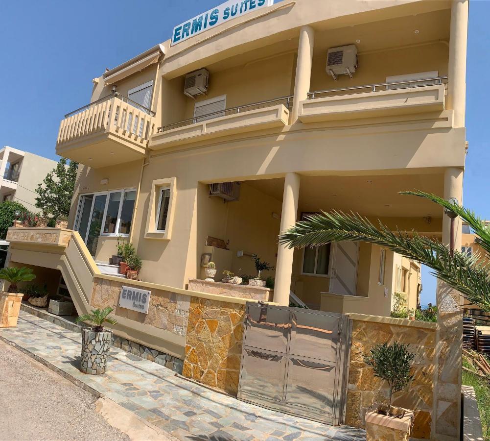 Ermis מלון דירות 3*